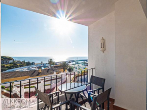 Cabopino Stylish Modern Apartment with WIFI & Parking and great views